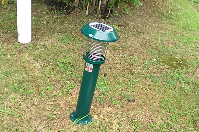 廣西小區草坪滅蚊燈，太陽能供電
